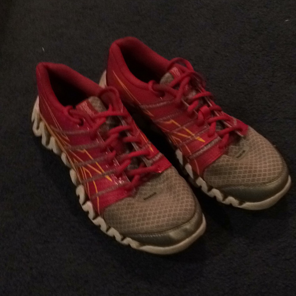 Reebok Zig Tech pink & grey tennis ahoes